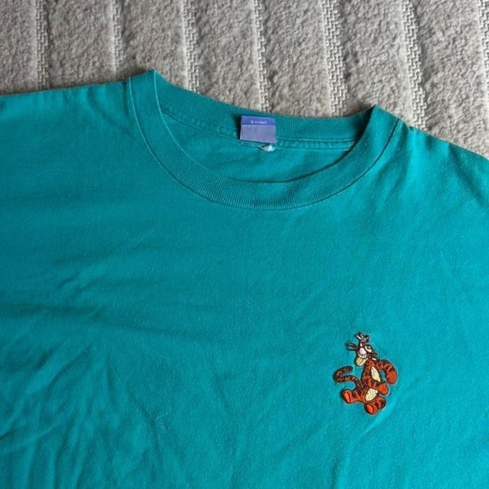 VTG Y2K Disney Tigger Winnie the Pooh T-shirt size M/L Kidcore Vacation Cartoon